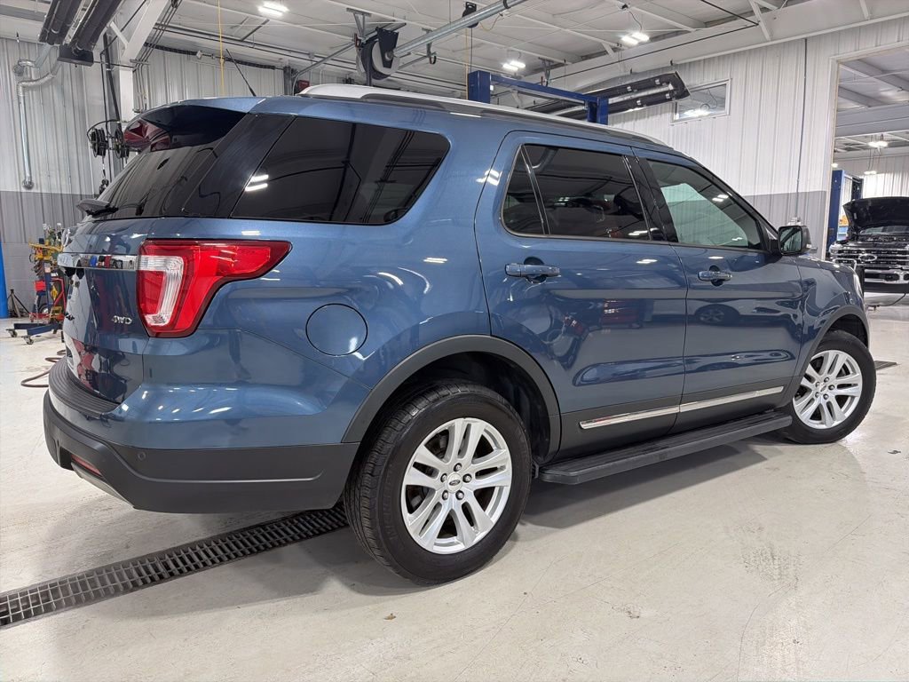Used 2019 Ford Explorer XLT w/ Equipment Group 202A image 10