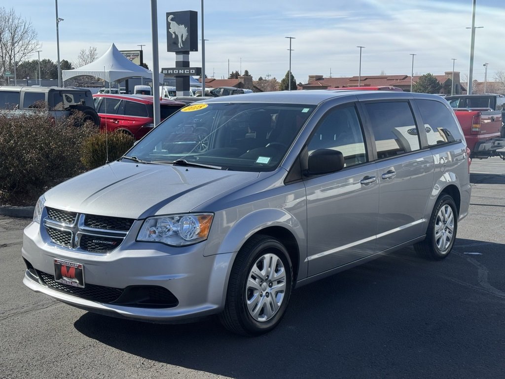 Used 2018 Dodge Grand Caravan SE w/ UConnect Hands-Free Group image 5