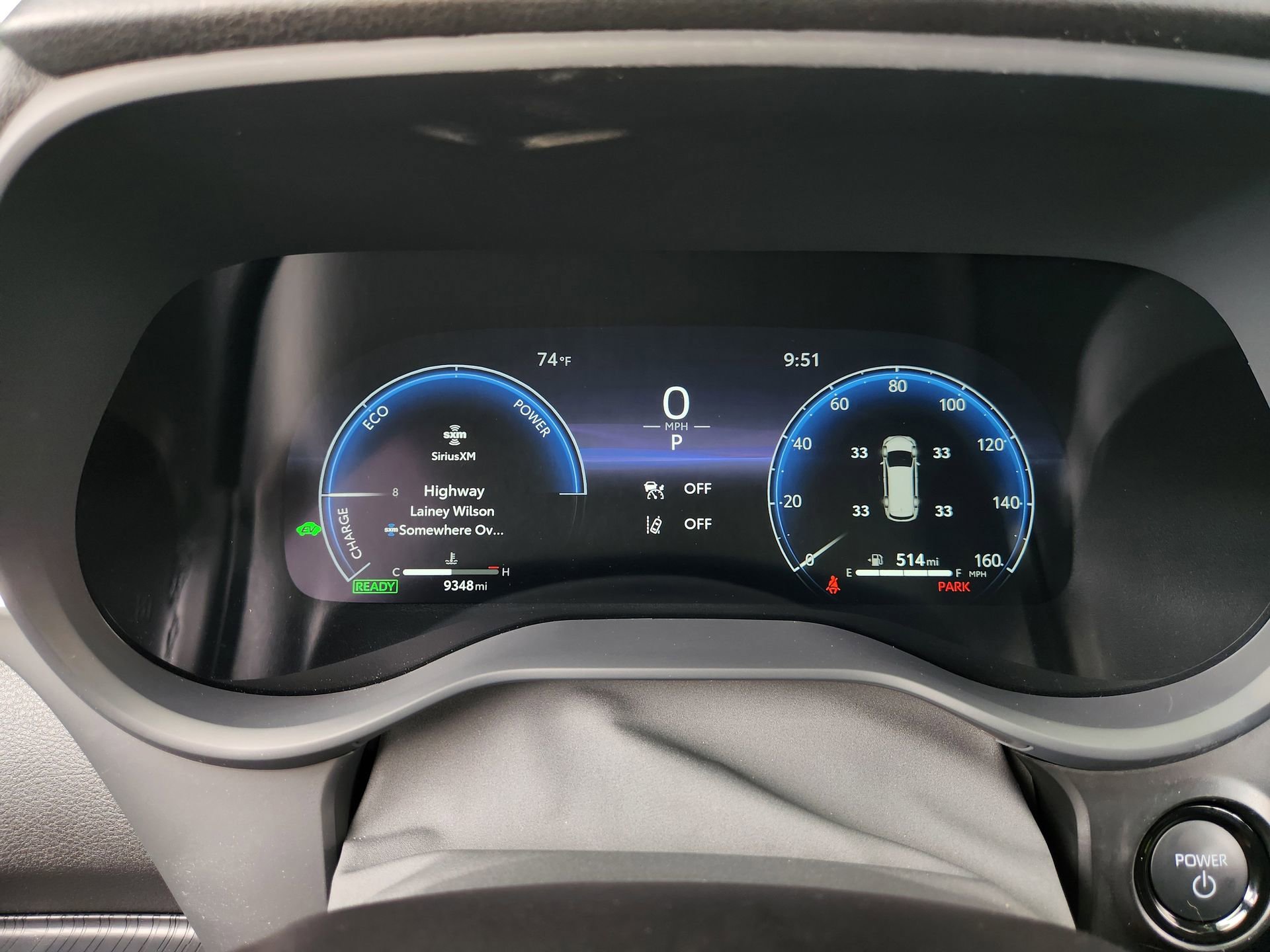 Used 2025 Toyota Sienna XLE Woodland Edition image 17