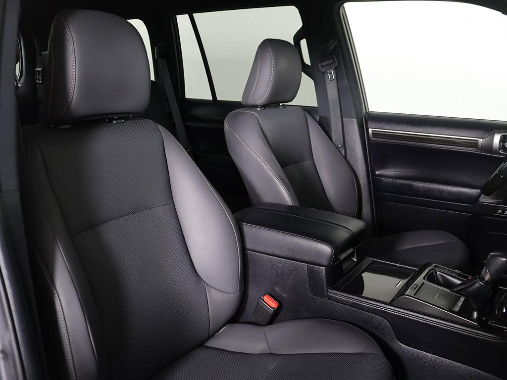 Used 2023 Lexus GX 460 Premium w/ Accessory Package AWD/4WD image 32