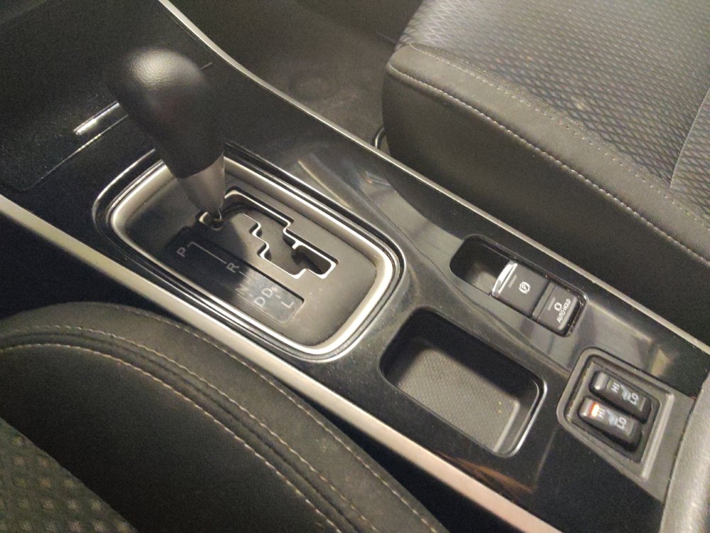 Used 2020 Mitsubishi Outlander ES image 26