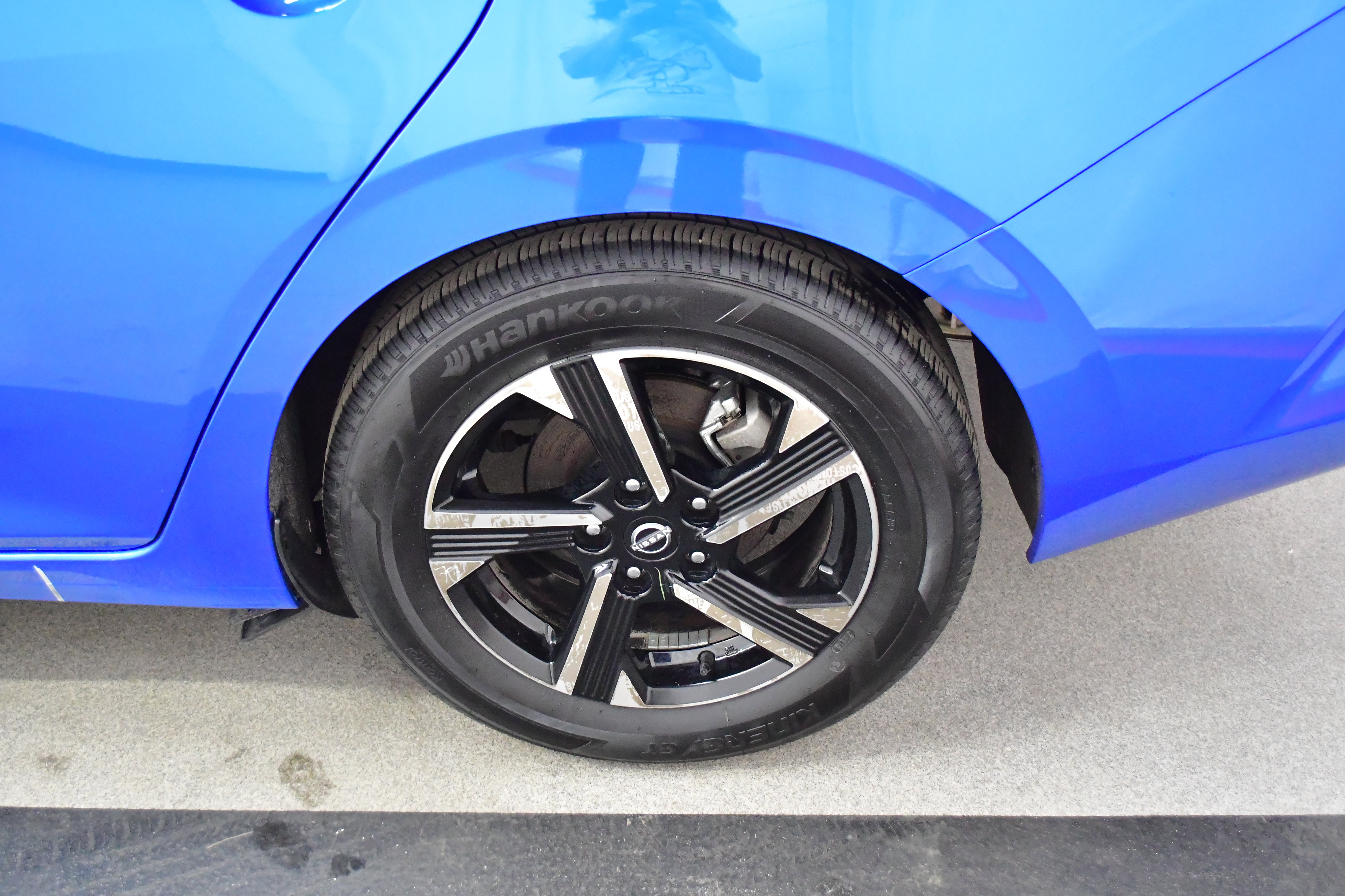 Used 2025 Nissan Sentra SV image 33