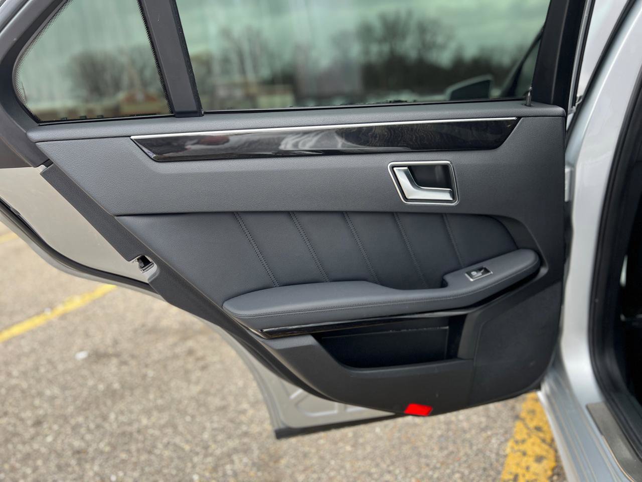 Used 2013 Mercedes-Benz E 350 E350 4MATIC Sedan image 30