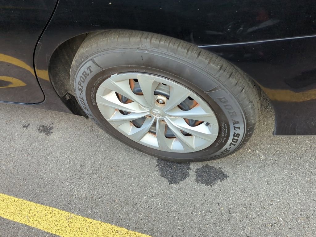 Used 2017 Toyota Camry LE image 5