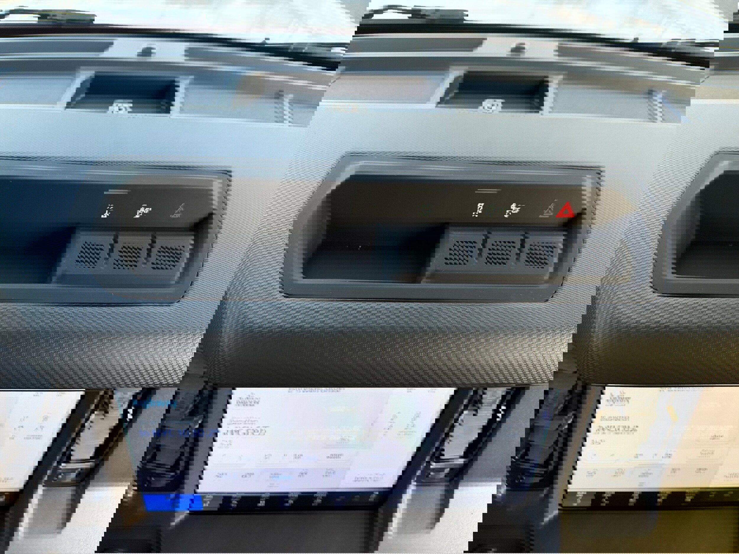 New 2025 Ford Bronco 4-Door image 18