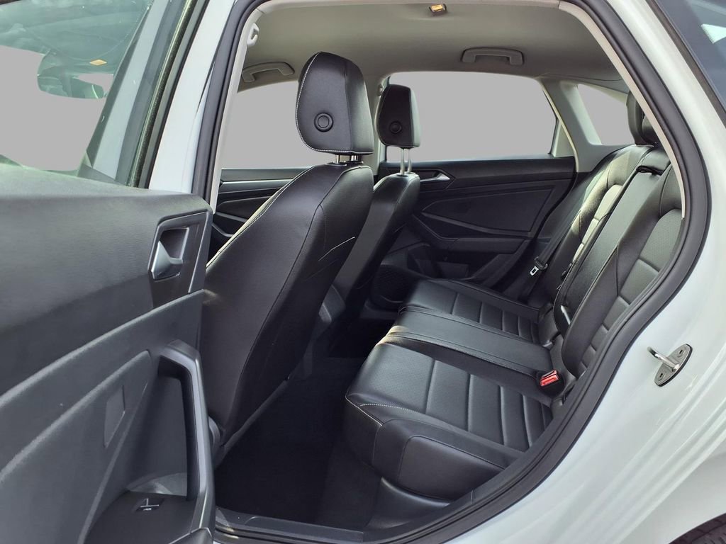Used 2024 Volkswagen Jetta SE image 23