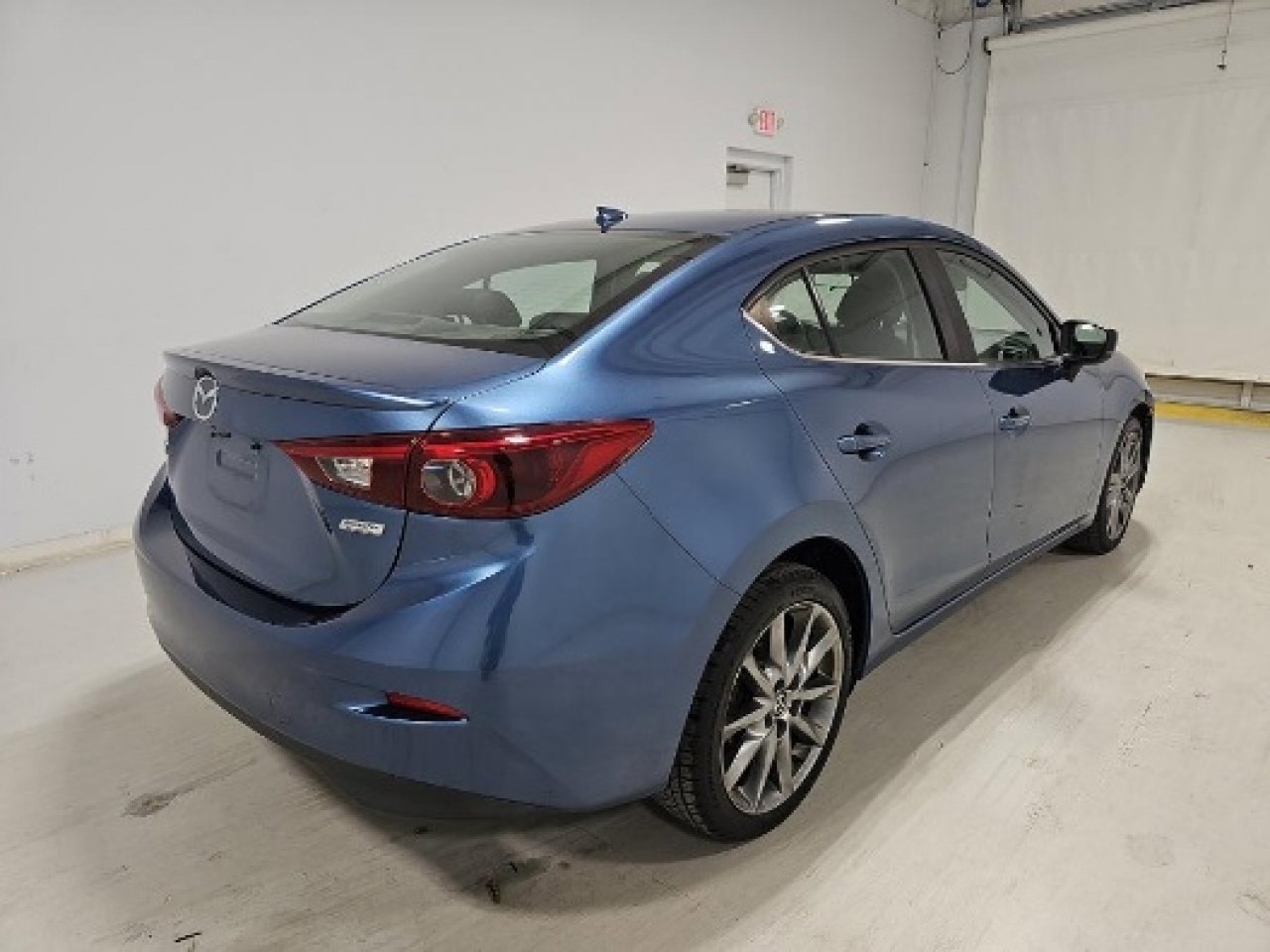Used 2018 MAZDA MAZDA3 Grand Touring image 4