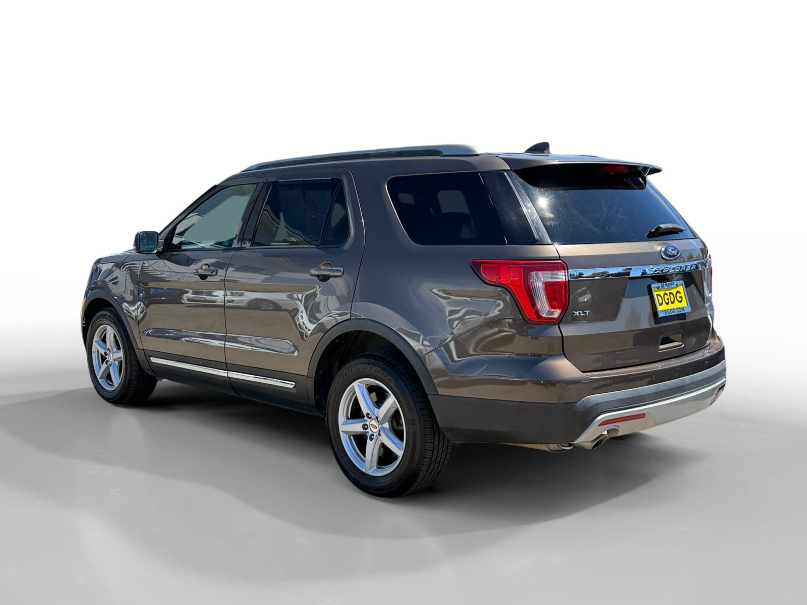 Used 2016 Ford Explorer XLT AWD/4WD image 3