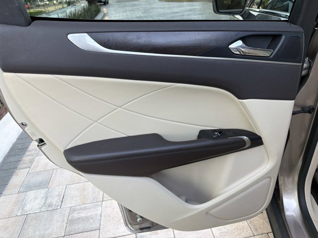 Certified 2019 Lincoln MKC Reserve w/ MKC Technology Package FWD image 16