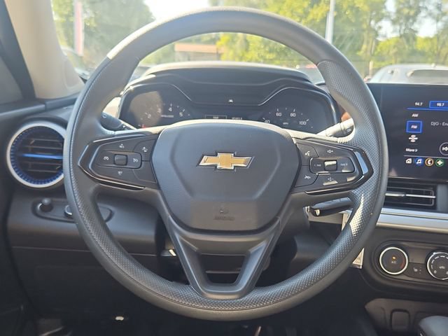 Used 2024 Chevrolet Trax LS w/ LS Convenience Package FWD image 15