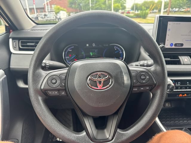Used 2025 Toyota RAV4 XLE AWD/4WD image 17