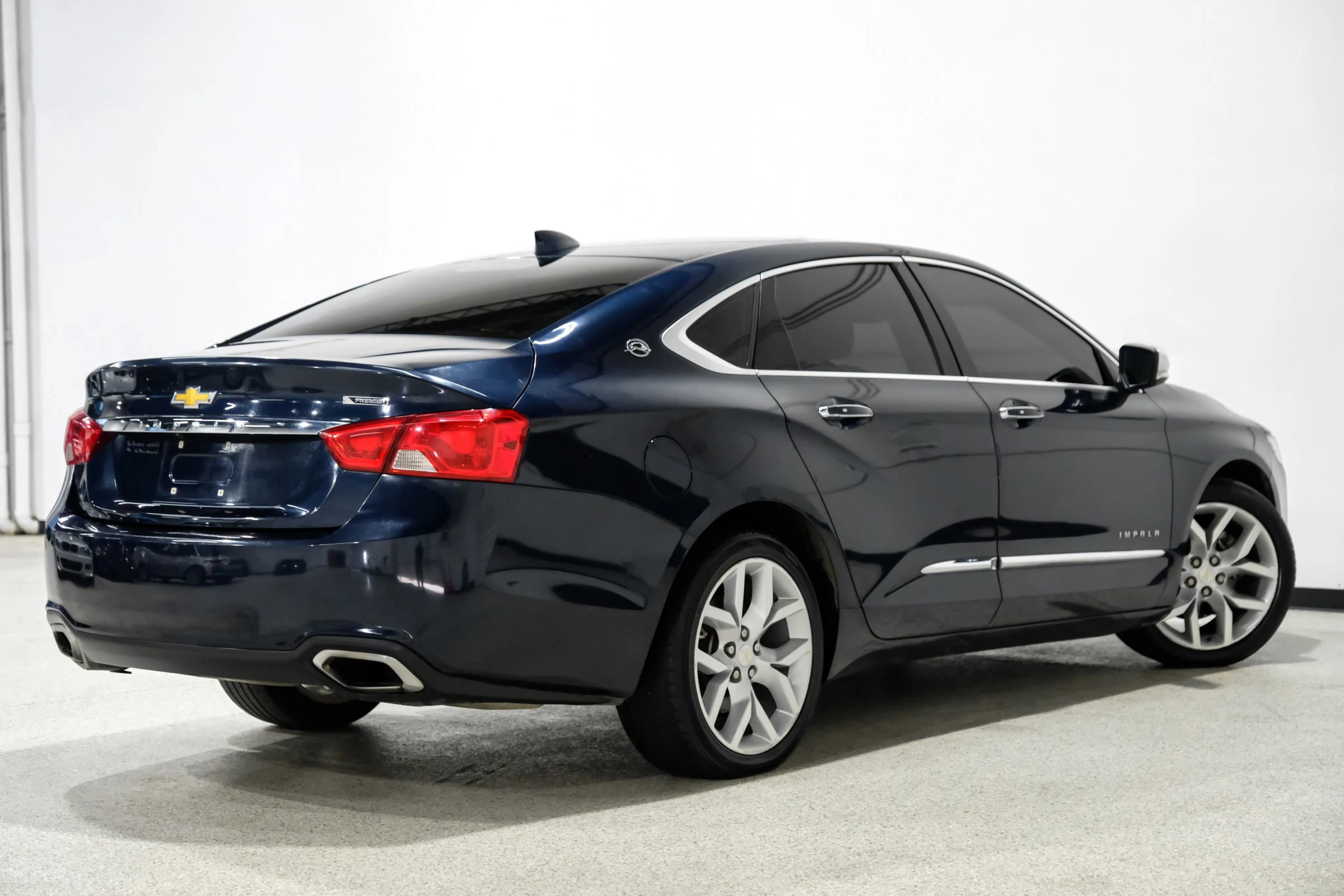 Used 2019 Chevrolet Impala Premier FWD image 6