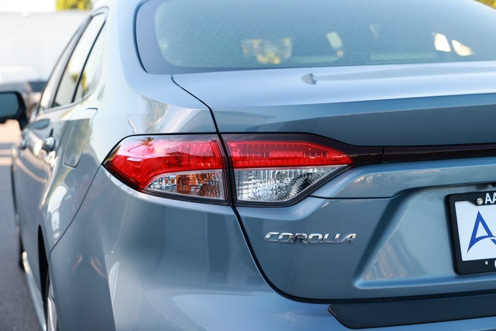 Used 2023 Toyota Corolla LE w/ Carpet Mat Package (TMS) FWD image 16