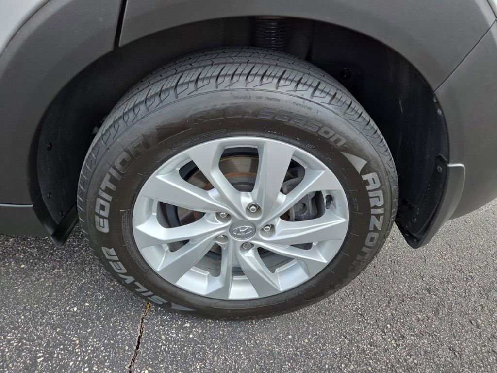 Used 2020 Hyundai Tucson Value w/ Winter Weather Package image 17