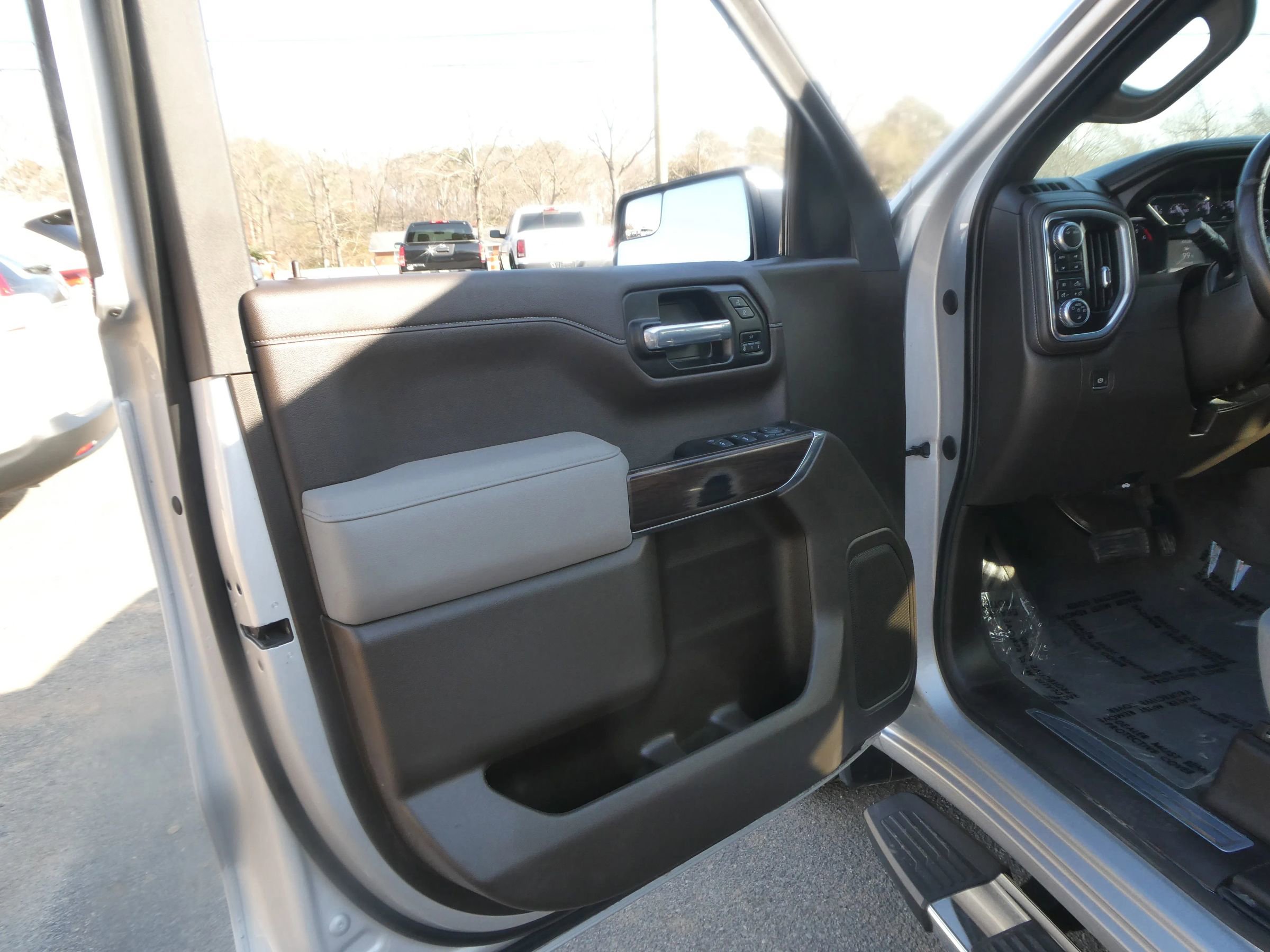 Used 2022 GMC Sierra 1500 SLT w/ SLT Convenience Package image 11