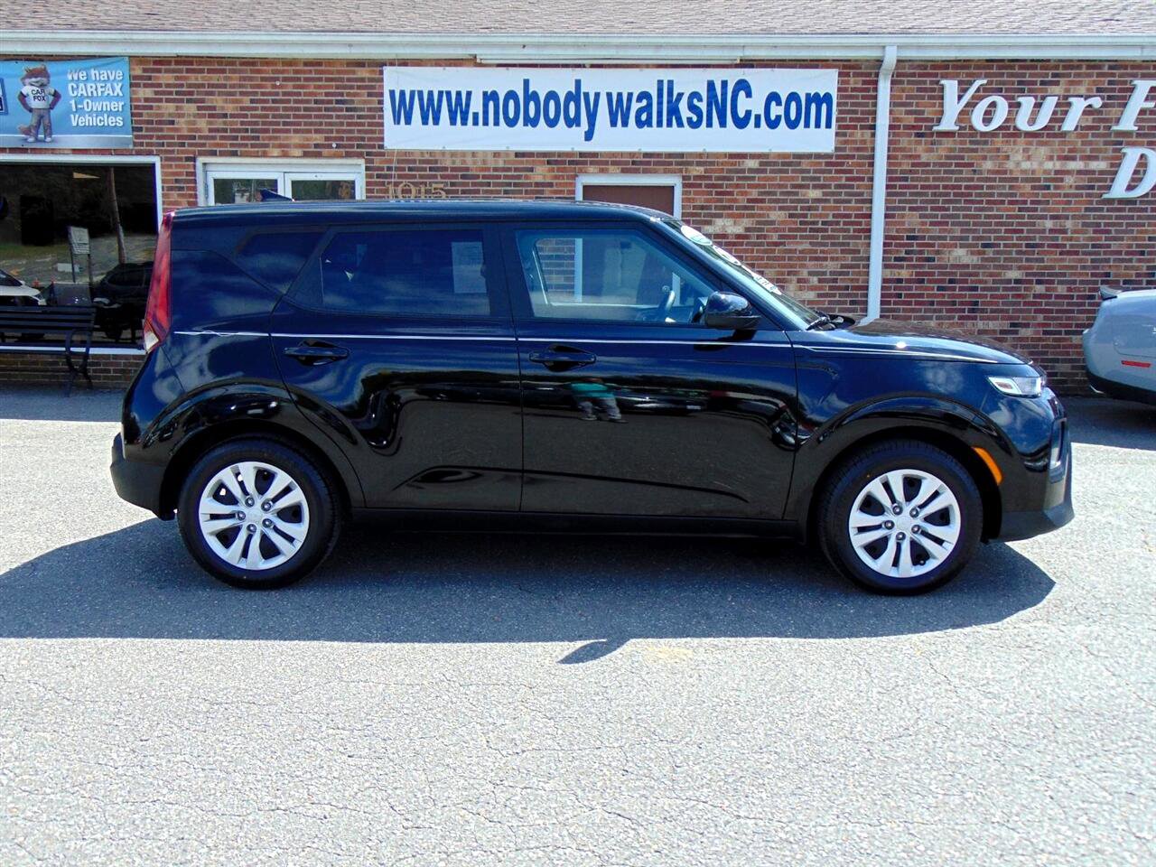 Used 2022 Kia Soul LX image 4