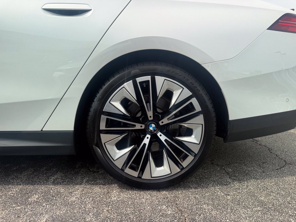 Used 2024 BMW 530i xDrive w/ Premium Package AWD/4WD image 26