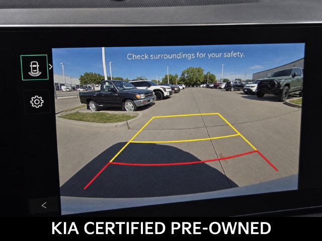 Certified 2025 Kia Sorento LX FWD image 20