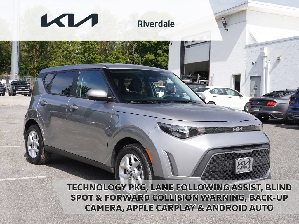 Used 2025 Kia Soul LX w/ LX Technology Package FWD image 1