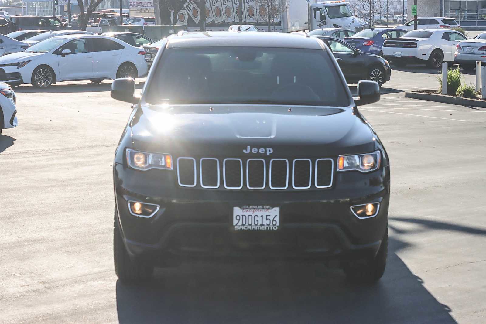 Used 2017 Jeep Grand Cherokee Laredo image 6