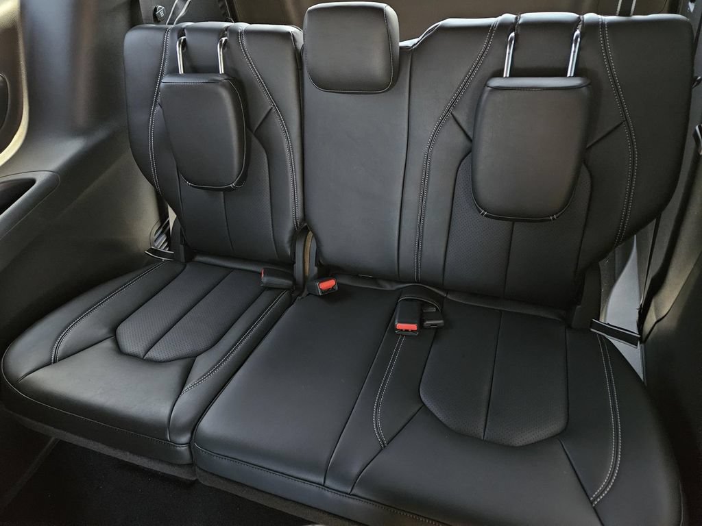 New 2026 Chrysler Voyager LX FWD image 9