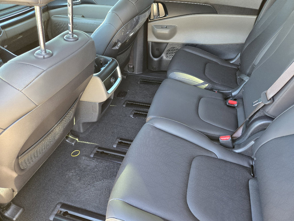 New 2026 Kia Carnival LXS image 19