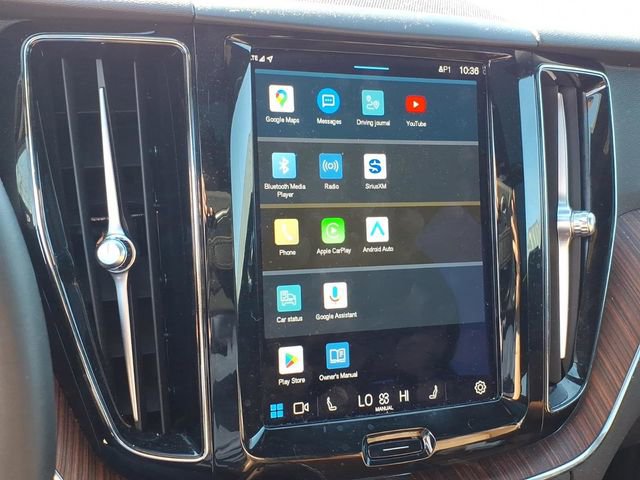 Used 2023 Volvo XC60 B5 Plus image 18