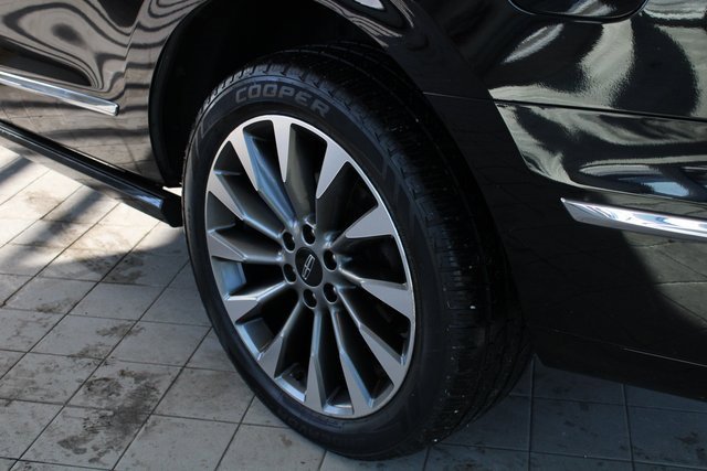 Used 2019 Lincoln Navigator Select image 25