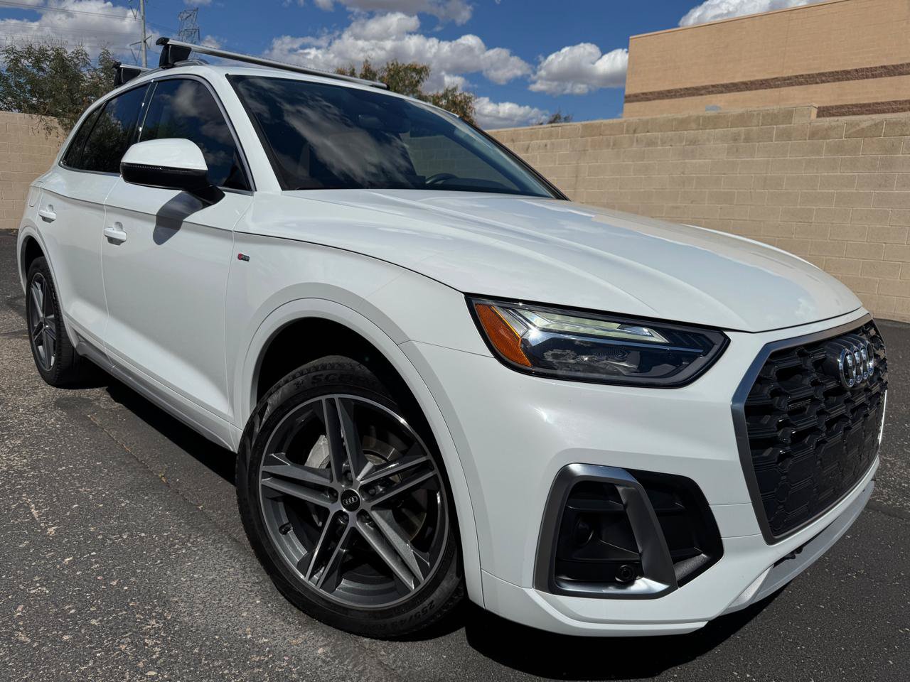 Used 2021 Audi Q5 e Premium Plus w/ Premium Plus Package AWD/4WD image 1