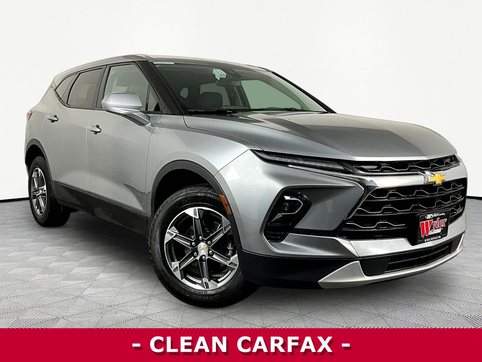 Used 2025 Chevrolet Blazer LT AWD/4WD image 3