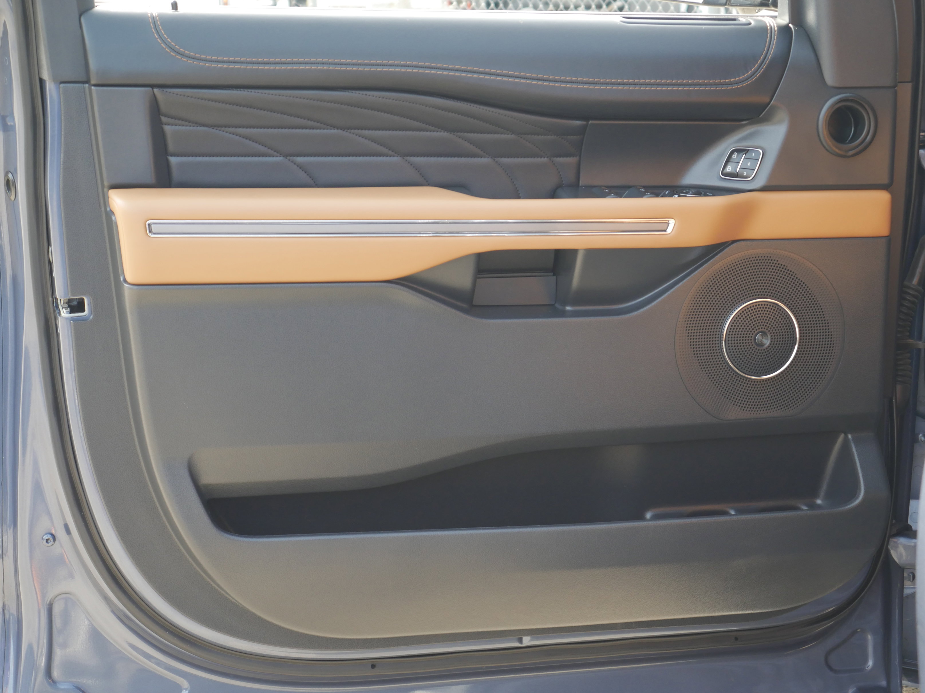 Certified 2023 Ford Expedition Max Platinum image 43