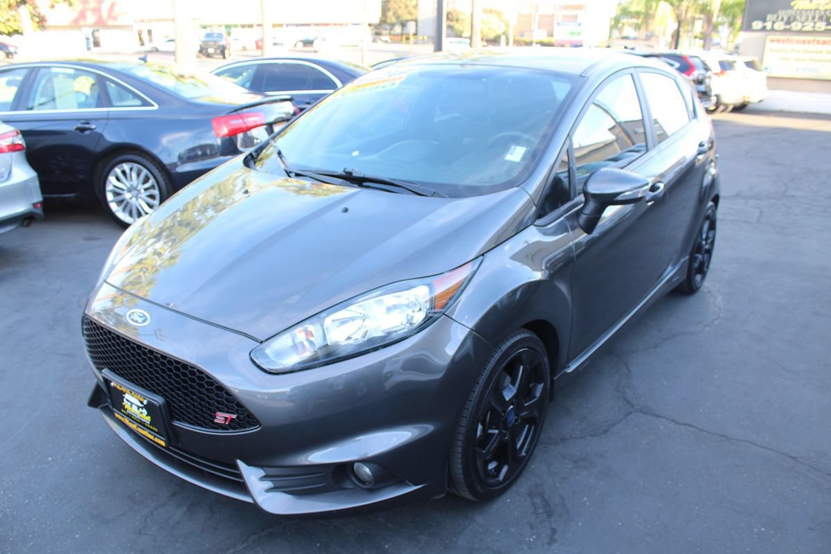 Used 2017 Ford Fiesta ST FWD image 4