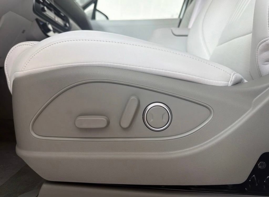New 2027 Hyundai Palisade SEL Premium FWD image 14