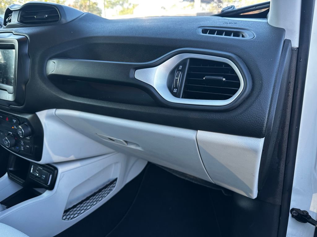 Used 2021 Jeep Renegade Latitude image 36