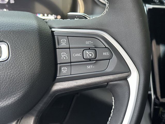 New 2025 Jeep Grand Cherokee Limited w/ Luxury Tech Group II image 23