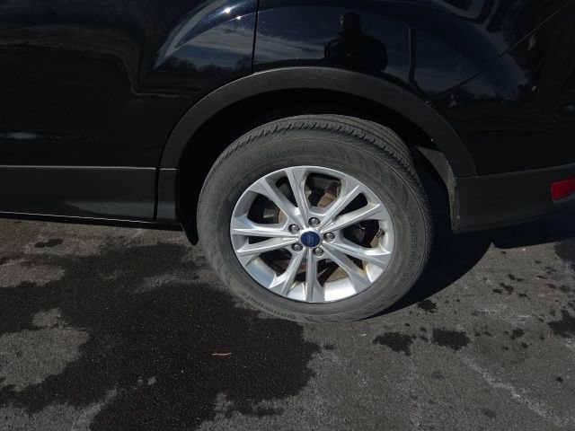 Used 2018 Ford Escape SEL image 16