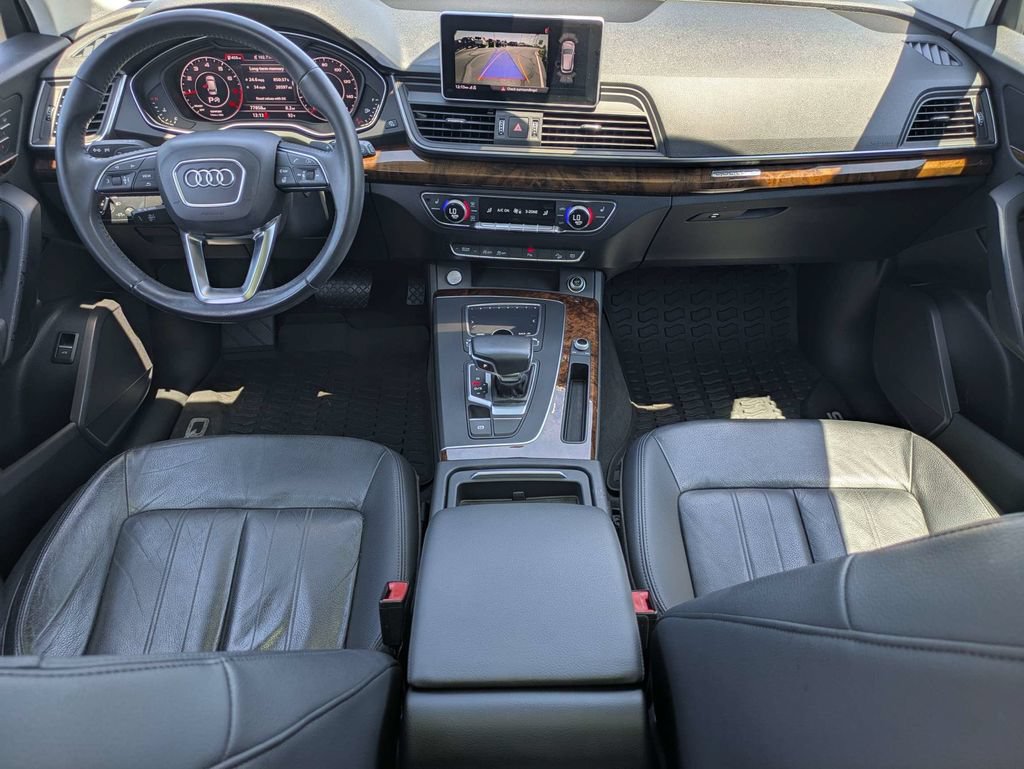 Used 2018 Audi Q5 2.0T Premium Plus w/ Premium Plus Package AWD/4WD image 2