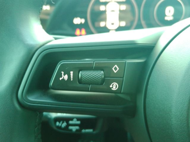 Used 2023 Porsche Taycan image 37