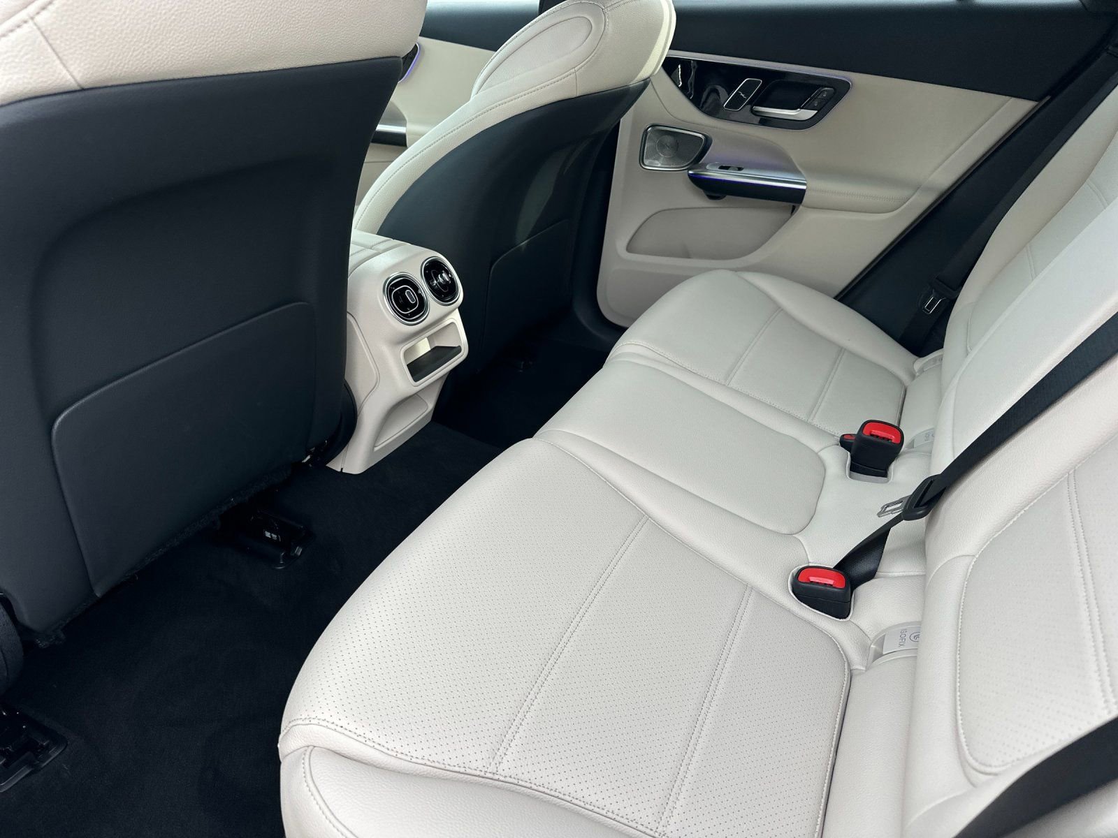 New 2026 Mercedes-Benz GLC 300 4MATIC image 12