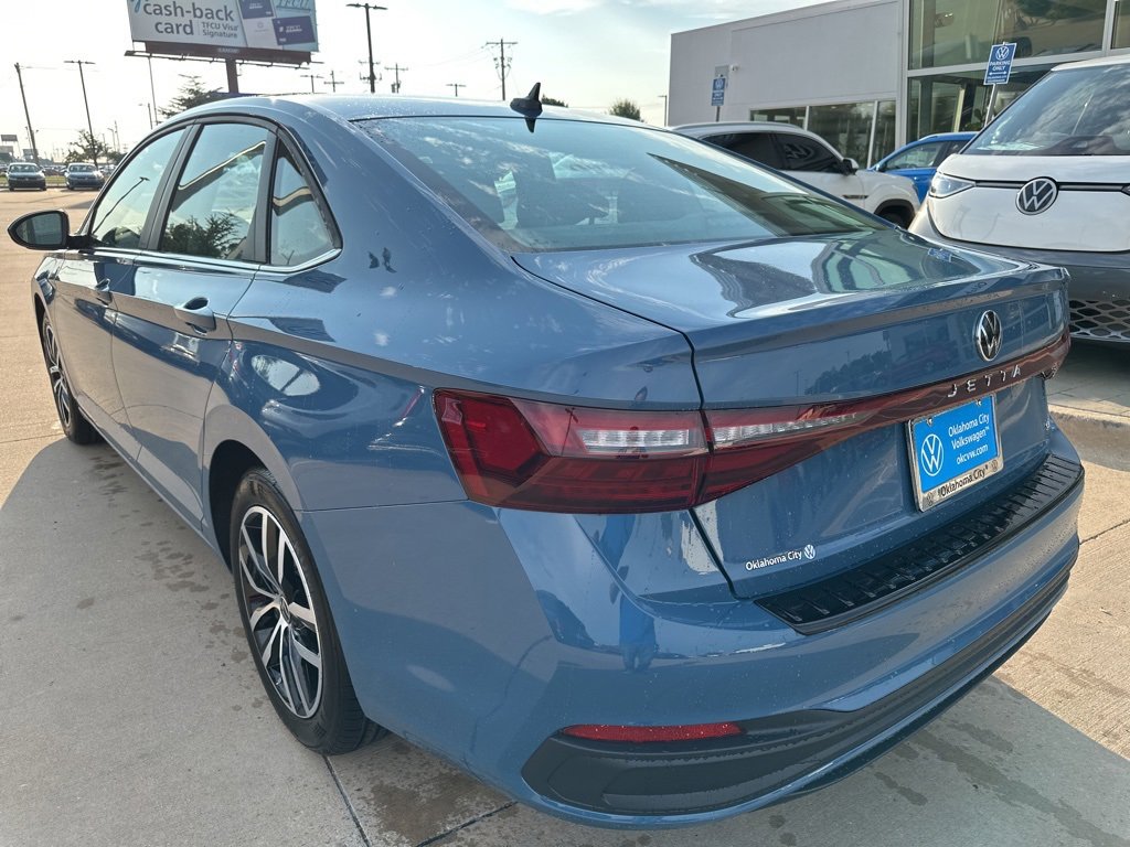 New 2025 Volkswagen Jetta SE image 3