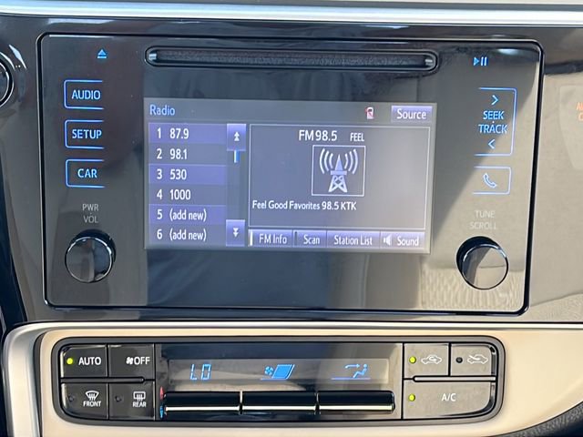 Used 2018 Toyota Corolla FWD image 13