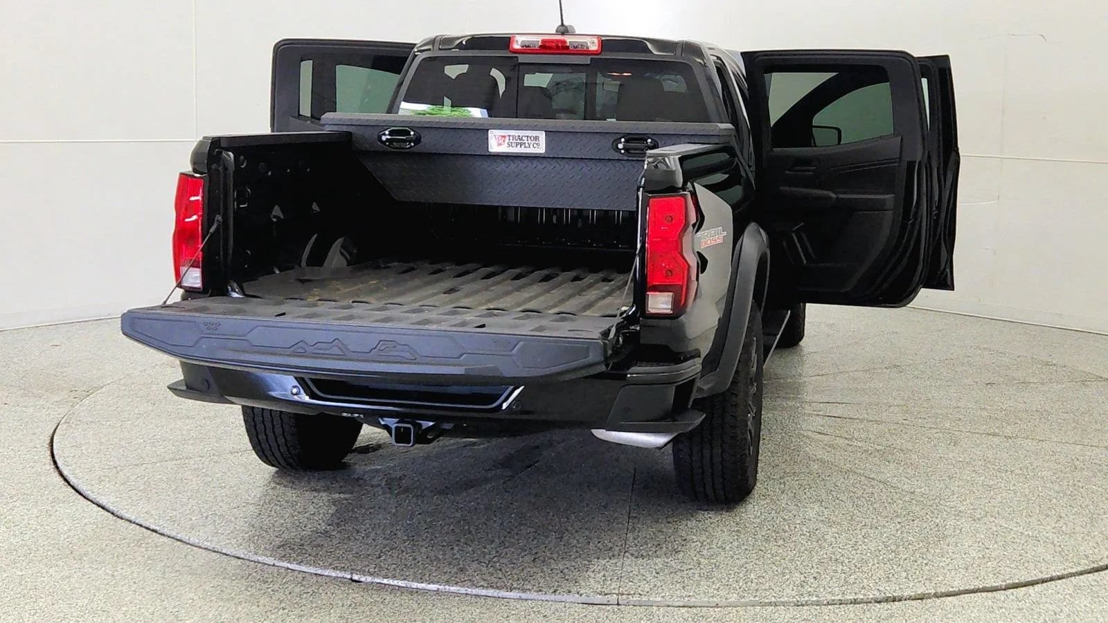 Used 2026 Chevrolet Colorado Trail Boss AWD/4WD image 12
