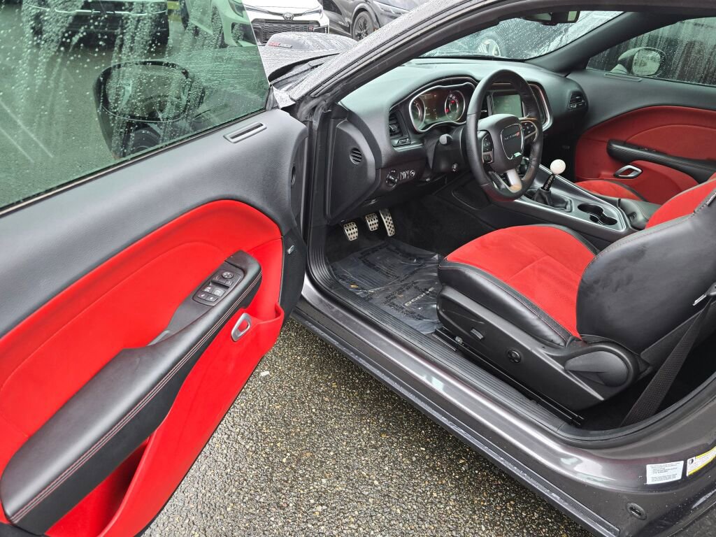 Used 2015 Dodge Challenger R/T Scat Pack RWD image 11
