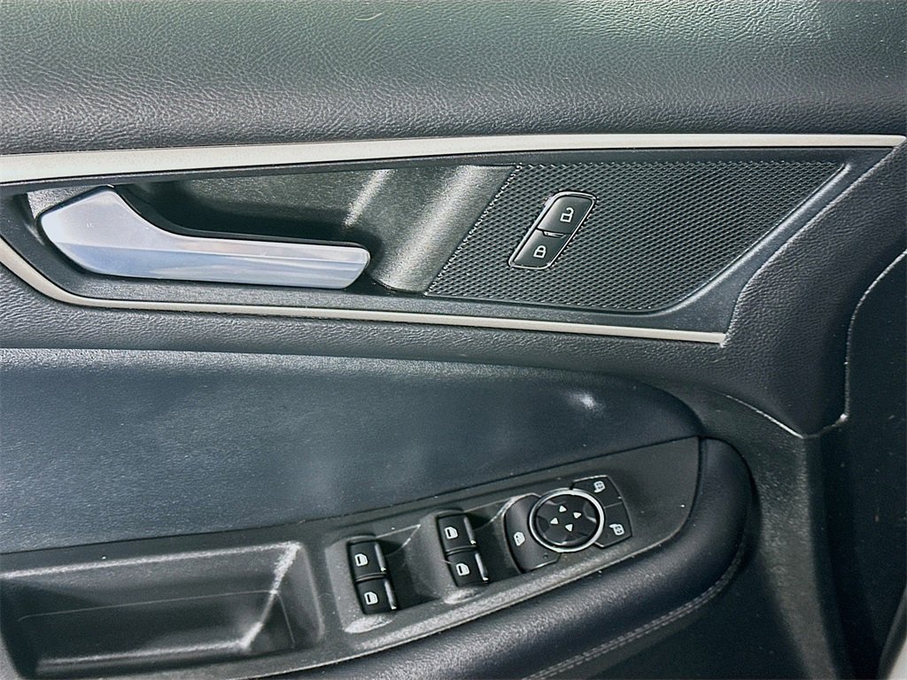 Used 2022 Ford Edge SEL image 24