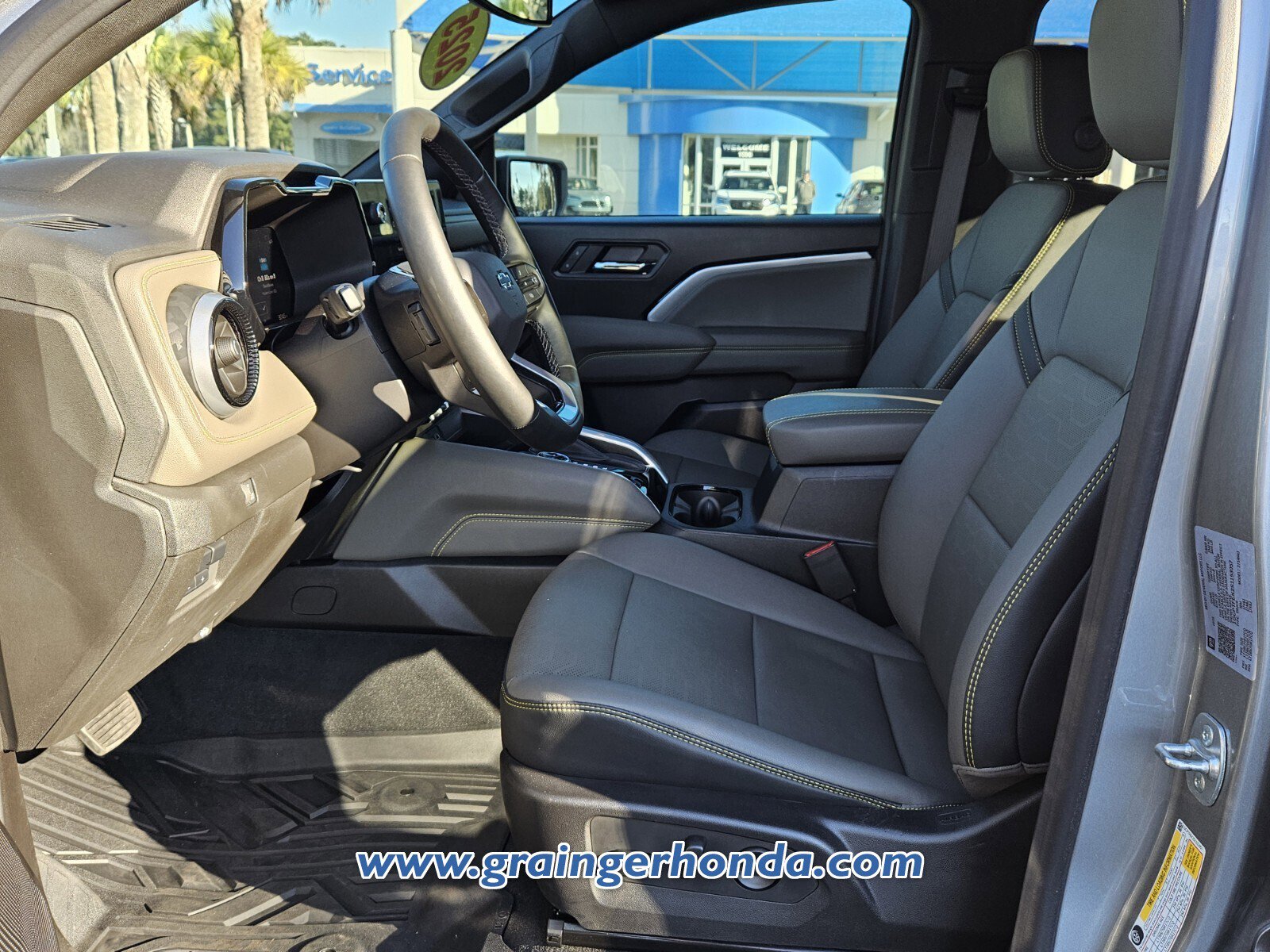 Used 2025 Chevrolet Colorado ZR2 w/ Technology Package image 10