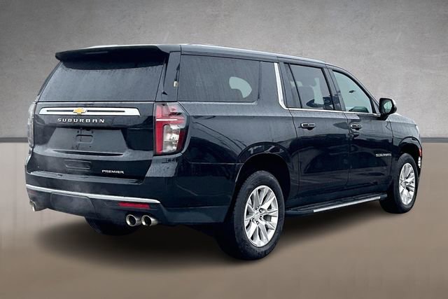 Used 2024 Chevrolet Suburban Premier image 2