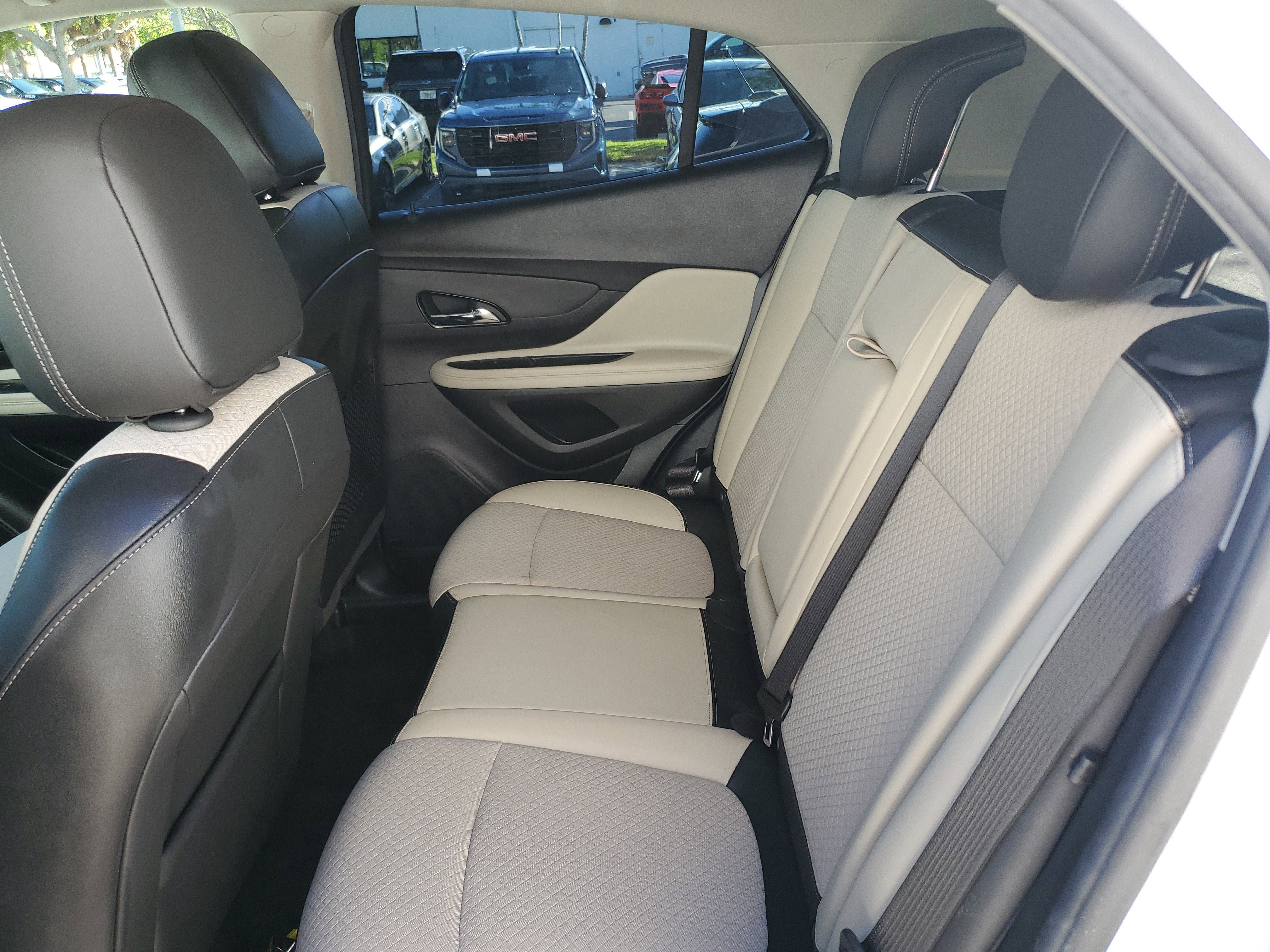 Used 2020 Buick Encore Preferred w/ Safety Package image 10