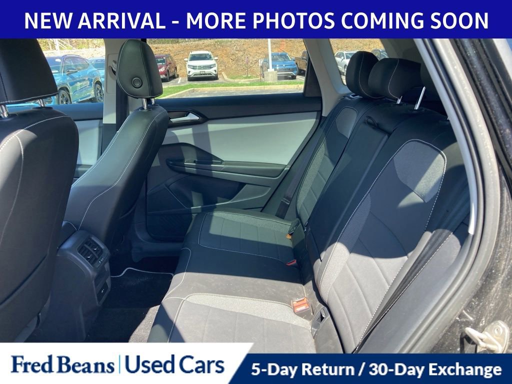 Certified 2023 Volkswagen Taos SE w/ Panoramic Sunroof Package image 11