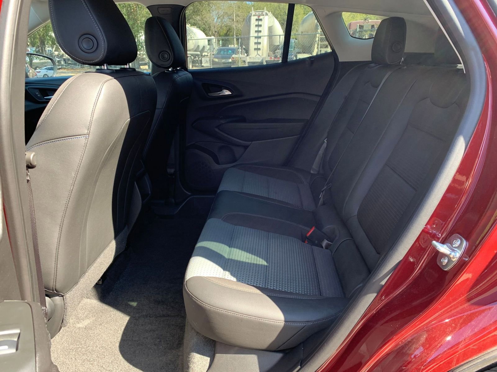 Used 2025 Chevrolet Trax LT image 35