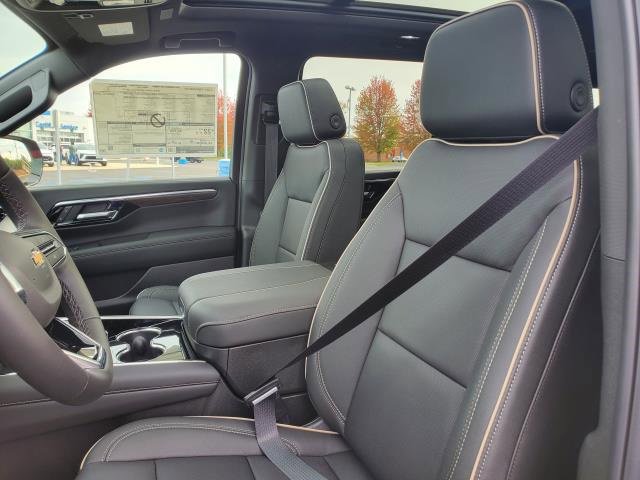 New 2026 Chevrolet Suburban Premier image 14